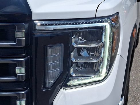 Used 2022 GMC Sierra 2500 AT4 w/ Gooseneck/5TH Wheel Package AWD/4WD image 9