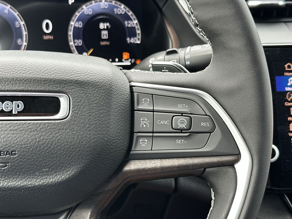 New 2027 Jeep Grand Cherokee Altitude RWD image 30