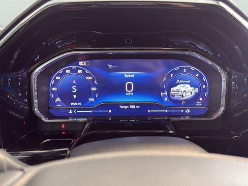 Used 2025 Chevrolet Silverado 1500 RST w/ Convenience Package II AWD/4WD image 15
