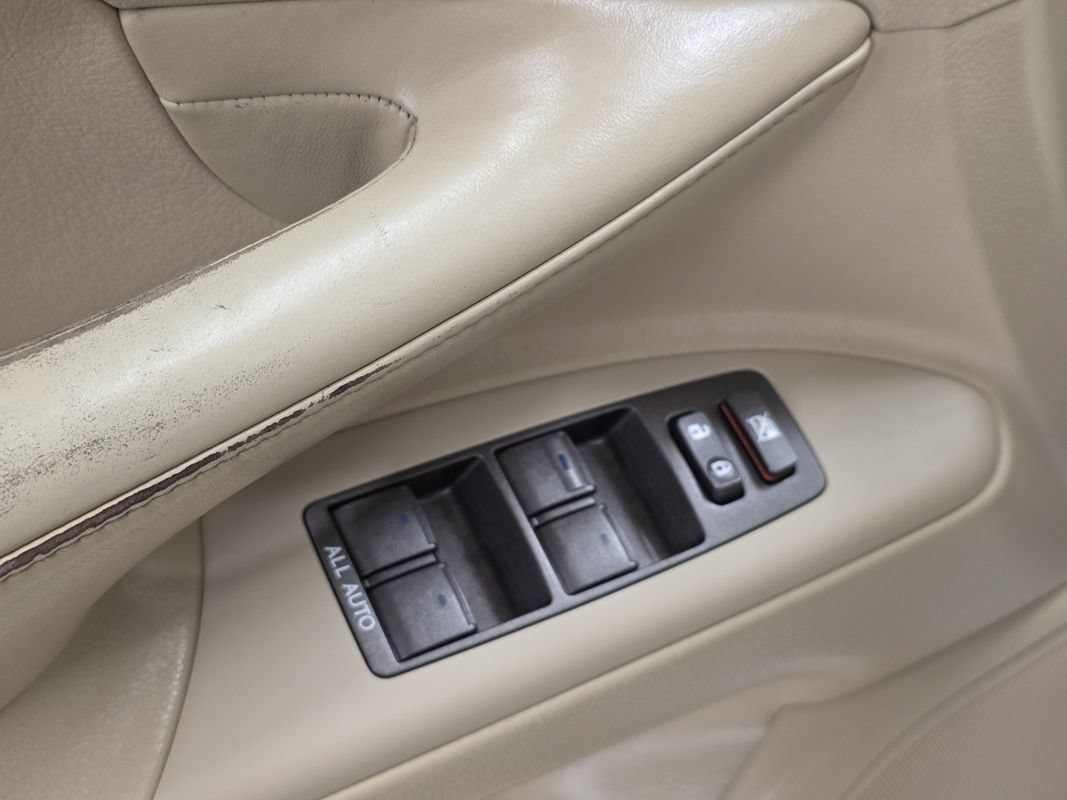 Used 2010 Lexus LX 570 4WD w/ Luxury Pkg image 32