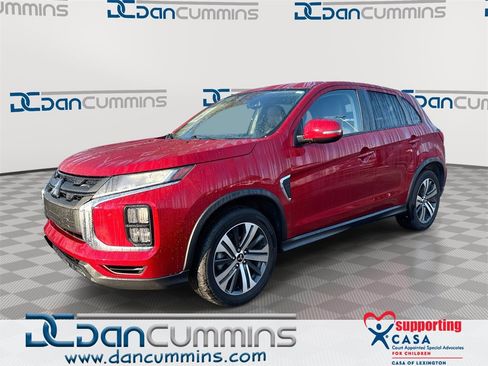 Used 2022 Mitsubishi Outlander Sport SE image 1