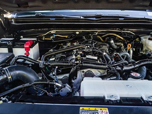 Certified 2025 Toyota Tacoma SR5 image 34