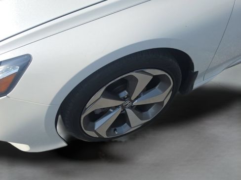 Used 2020 Honda Accord Touring image 30