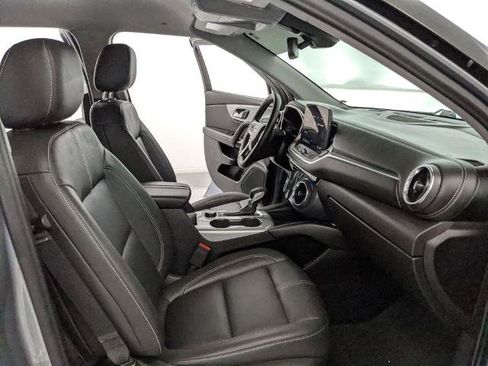 Used 2025 Chevrolet Blazer LT AWD/4WD image 21