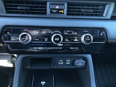 Certified 2025 Honda Pilot TrailSport image 18