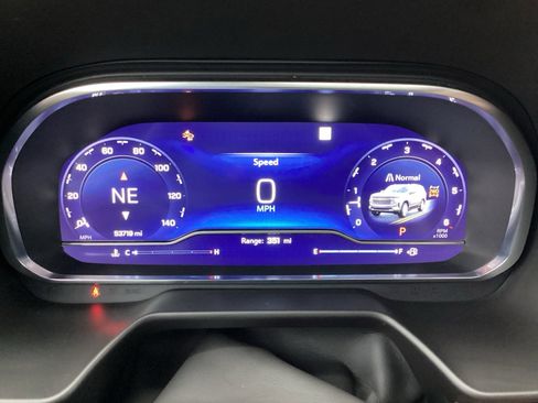 Used 2023 Chevrolet Suburban High Country w/ Premium Package 2 image 8