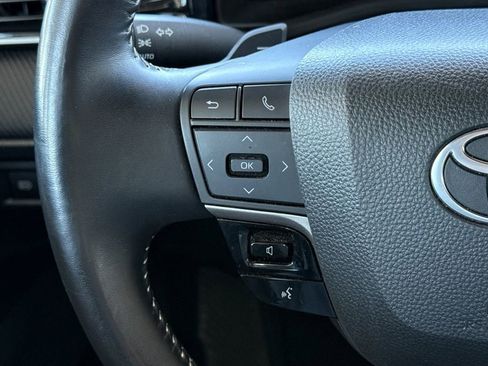 Used 2025 Toyota Camry SE FWD image 34