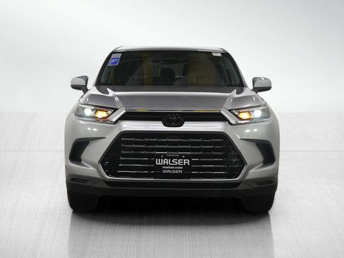 Used 2025 Toyota Grand Highlander AWD image 8