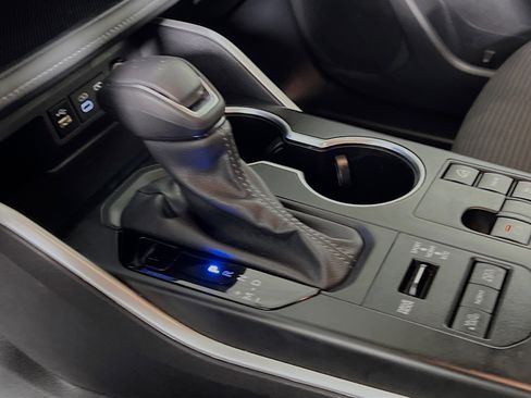 Used 2024 Toyota Highlander LE image 24