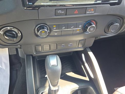 Used 2024 Nissan Frontier SV AWD/4WD image 20