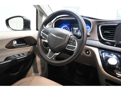 Used 2021 Chrysler Voyager Lxi FWD image 24