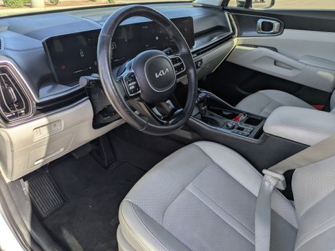 Certified 2025 Kia Sorento S image 25