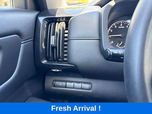 Used 2025 Nissan Pathfinder S FWD image 10