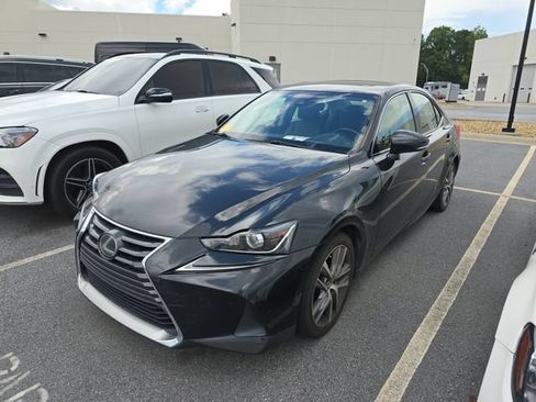 Used 2018 Lexus IS 300 w/ Accessory Package 2 RWD image 4