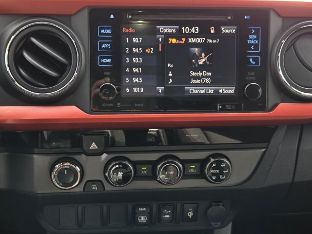 Used 2018 Toyota Tacoma TRD Off-Road AWD/4WD image 12