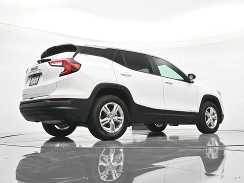 Used 2024 GMC Terrain SLE FWD image 39