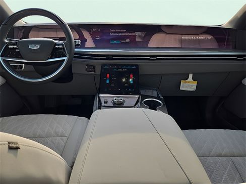 New 2026 Cadillac Escalade IQ Luxury 1 w/ LPO, Floor Liner Package image 18