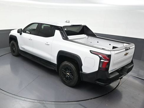 Used 2025 Chevrolet Silverado EV LT AWD/4WD image 18