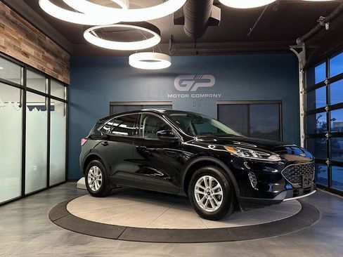 Used 2021 Ford Escape SE w/ Convenience Package image 1