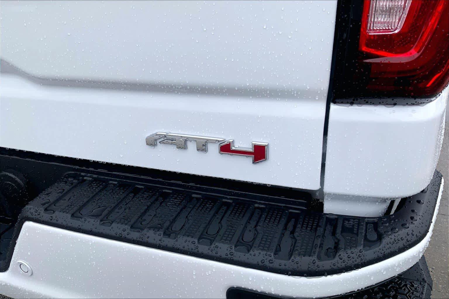Used 2026 GMC Sierra 1500 AT4 w/ AT4 Premium Package AWD/4WD image 10