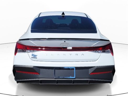 Used 2025 Hyundai Elantra Sport image 5