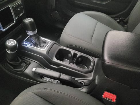 Used 2018 Jeep Wrangler Unlimited Sport AWD/4WD image 26