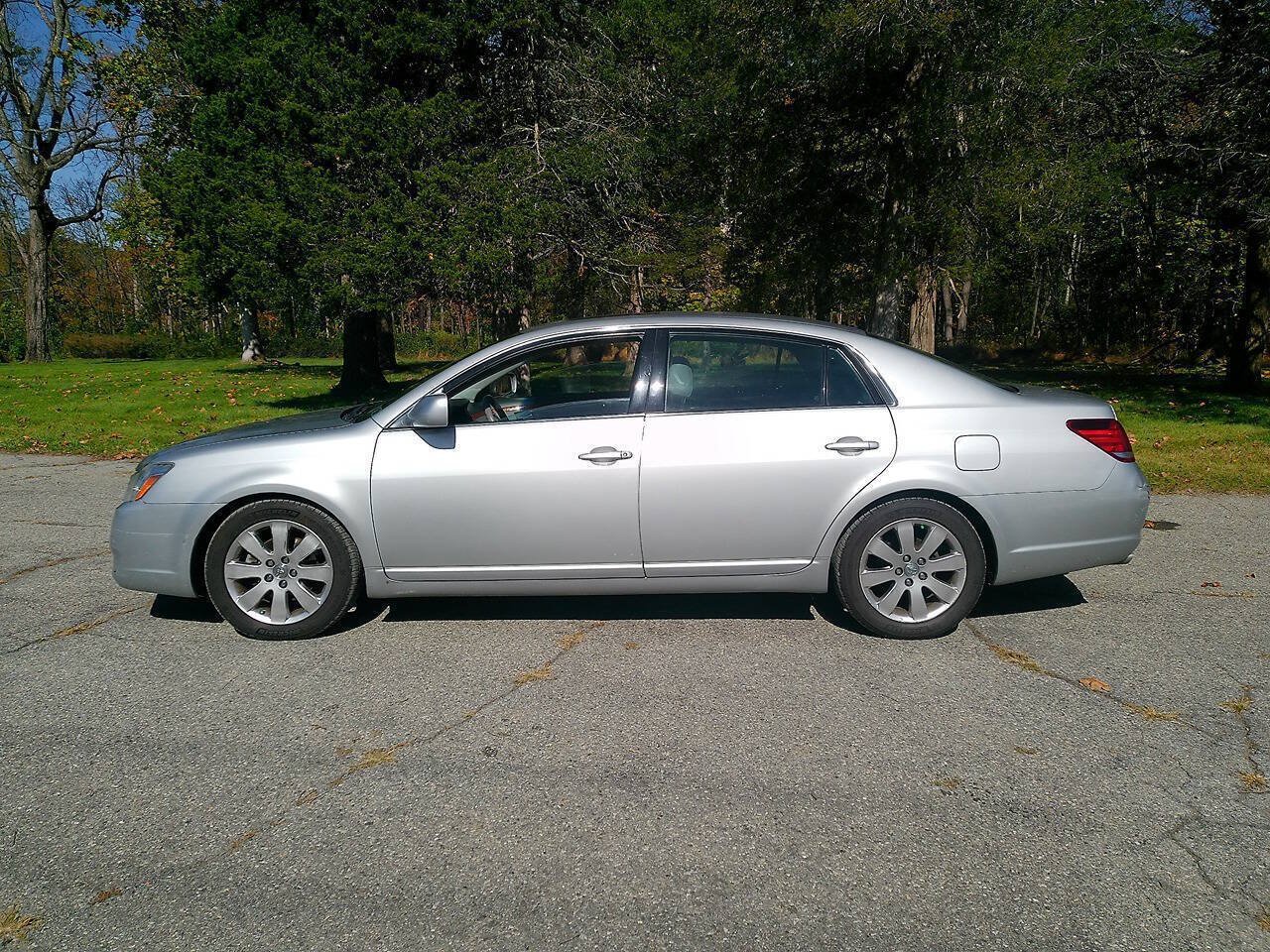 Used 2006 Toyota Avalon XLS FWD image 11