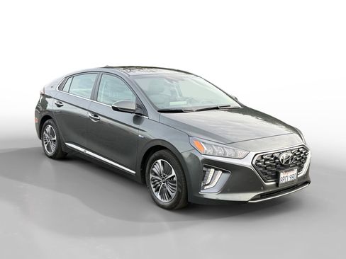 Used 2020 Hyundai Ioniq Limited image 7