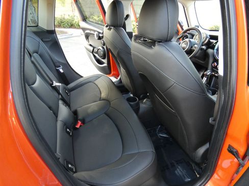 Used 2019 MINI Cooper S w/ Premium Package image 35