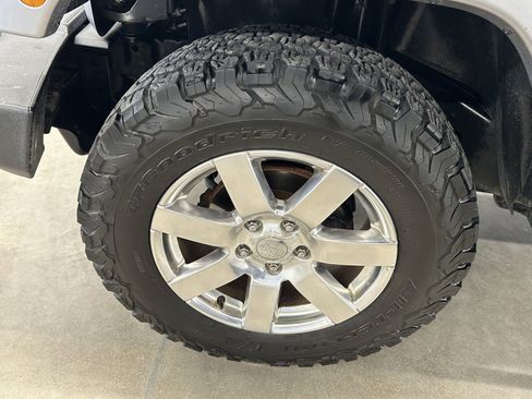 Used 2015 Jeep Wrangler Unlimited Sahara w/ Connectivity Group image 24