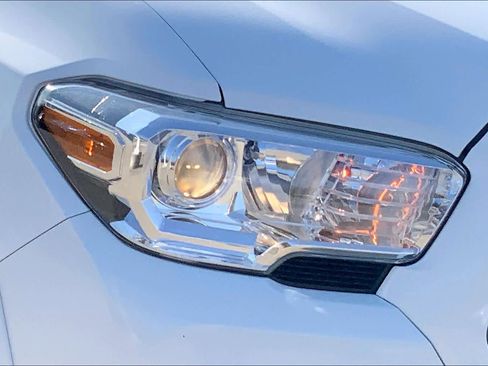 Used 2019 Toyota Tacoma SR5 image 24