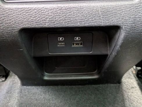 Used 2023 Mitsubishi Outlander SE image 16