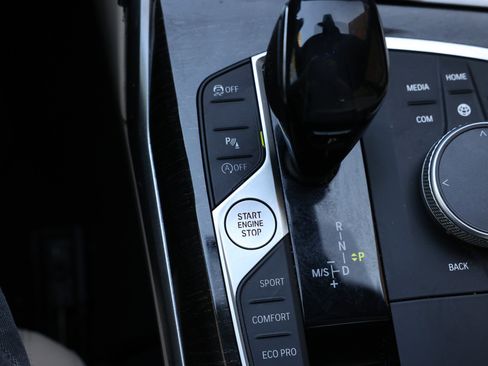 Used 2021 BMW 330i w/ Convenience Package image 40