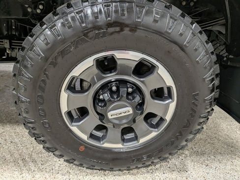 Used 2024 Ford F250 Platinum w/ Tremor Off-Road Package image 14