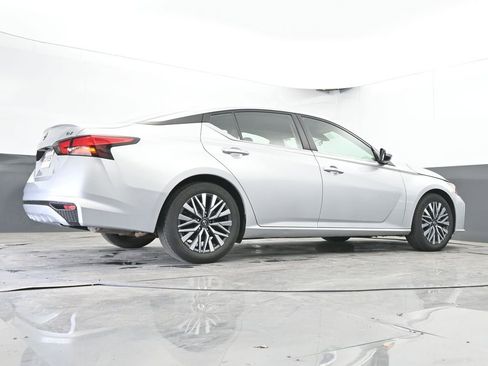 Used 2023 Nissan Altima 2.5 SV FWD image 52