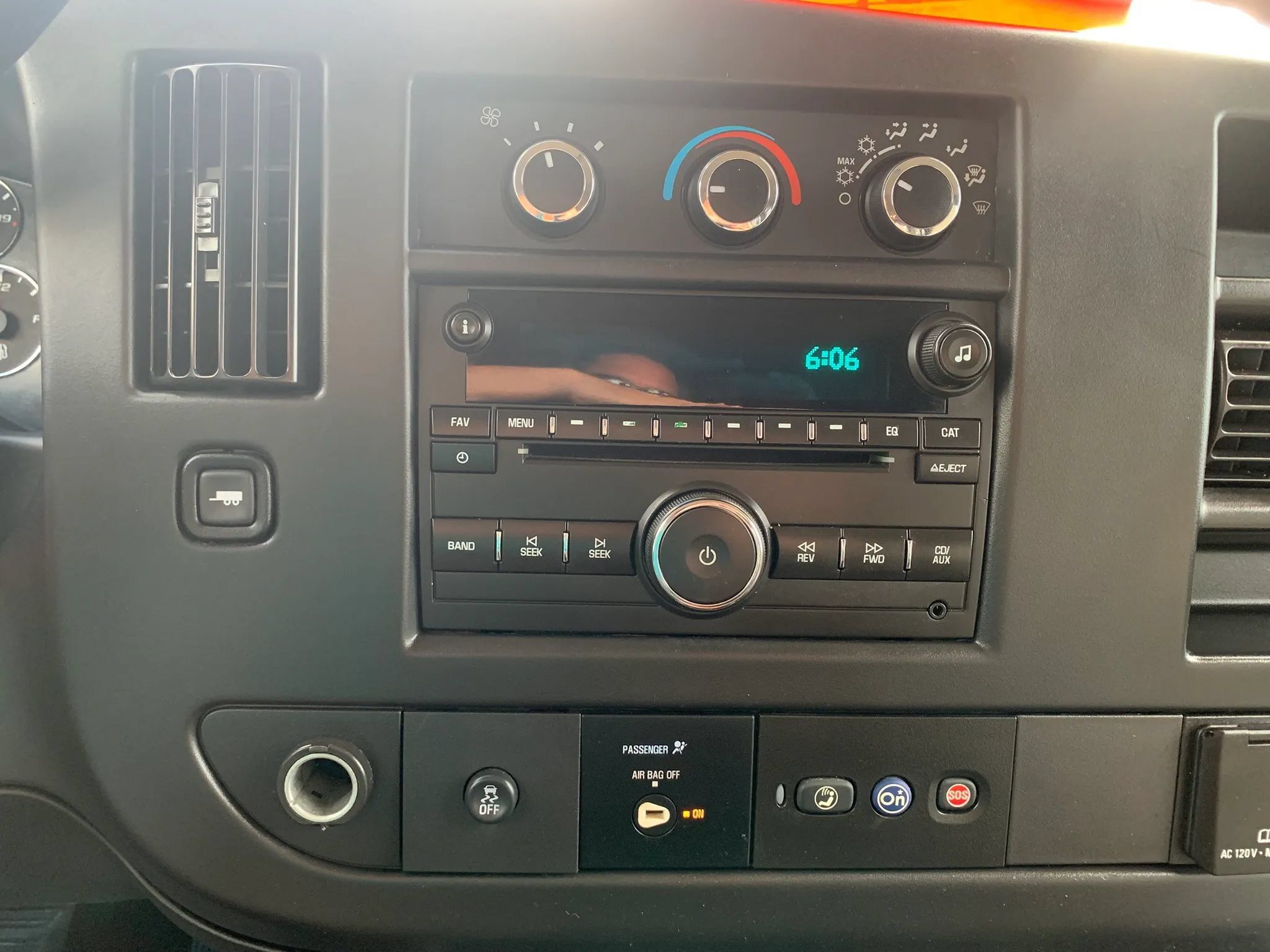 Used 2016 Chevrolet Express 2500 LS RWD image 16