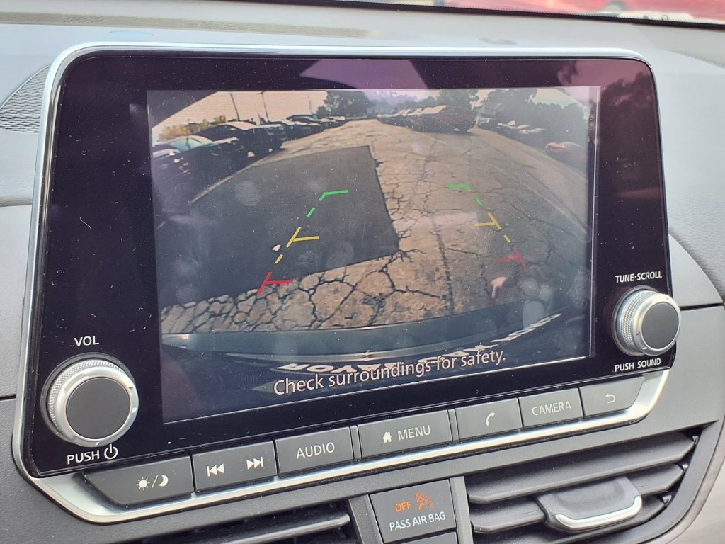 Used 2025 Nissan Altima 2.5 SV FWD image 9