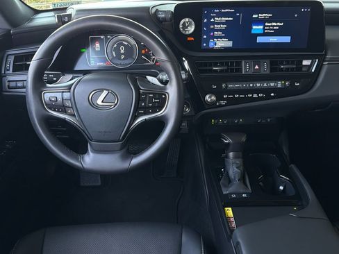 Used 2025 Lexus ES 300h w/ Premium Package FWD image 14