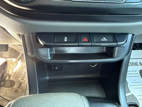 Used 2019 Chevrolet Colorado W/T RWD image 20