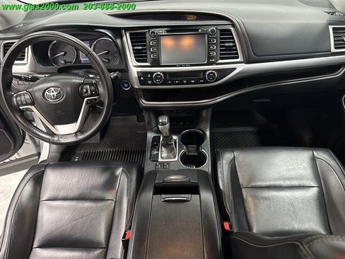 Used 2018 Toyota Highlander XLE image 6