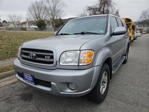 Used 2003 Toyota Sequoia SR5 image 2