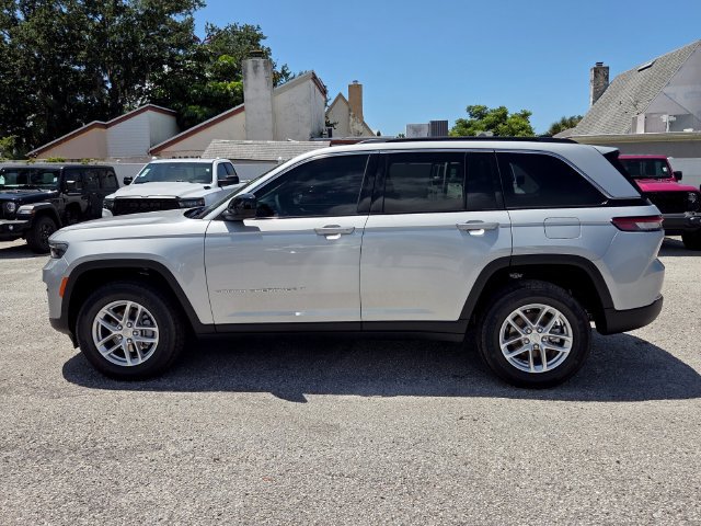 New 2026 Jeep Grand Cherokee Laredo RWD image 5
