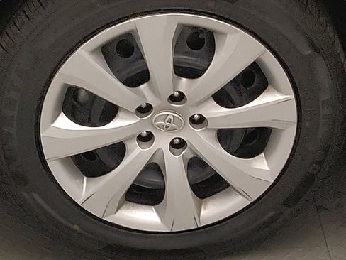 Used 2024 Toyota Corolla LE FWD image 31