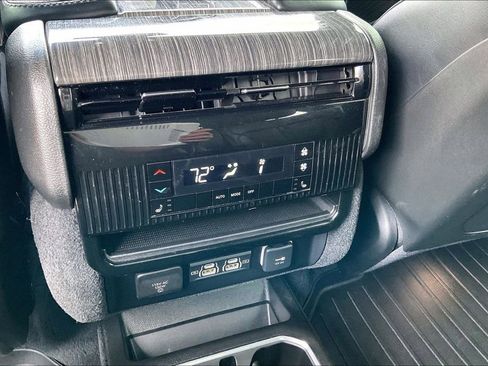 Used 2022 Jeep Wagoneer Series III w/ Convenience Group I image 34