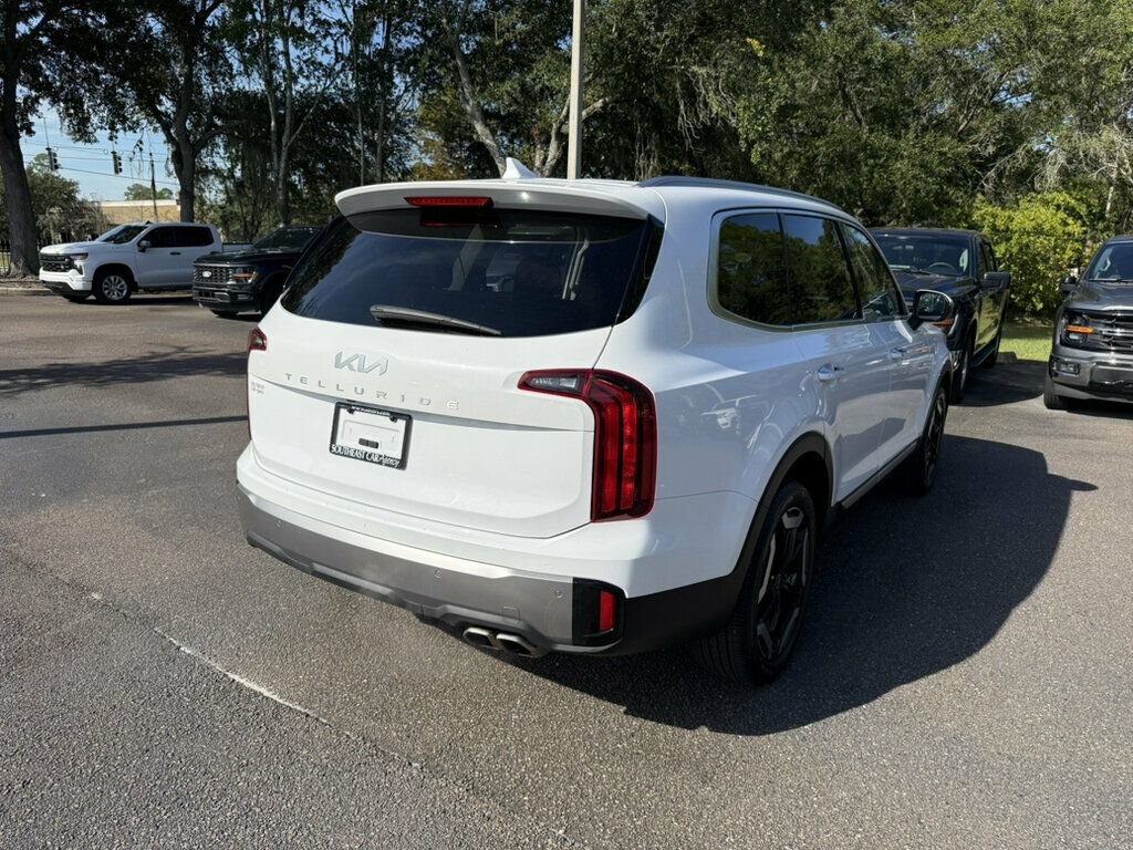 Used 2025 Kia Telluride S FWD image 12