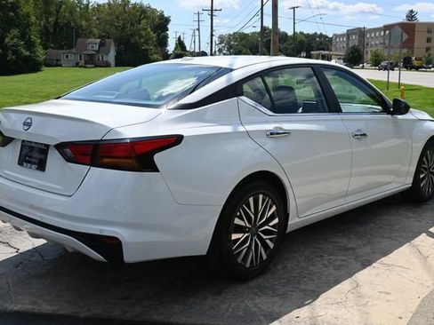 Used 2025 Nissan Altima 2.5 SV FWD image 5