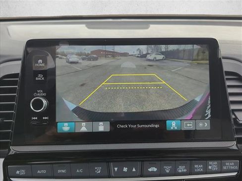 New 2026 Honda Odyssey Touring image 11