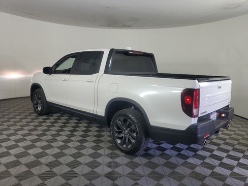 Used 2024 Honda Ridgeline Sport image 6