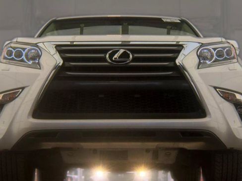 Used 2019 Lexus GX 460 Premium AWD/4WD image 3
