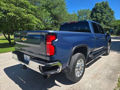 Used 2025 Chevrolet Silverado 2500 LTZ w/ LTZ Premium Package AWD/4WD image 8
